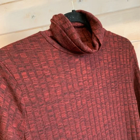 Vero Moda | Lightweight Ribbed Turtleneck - Picture 3 of 5